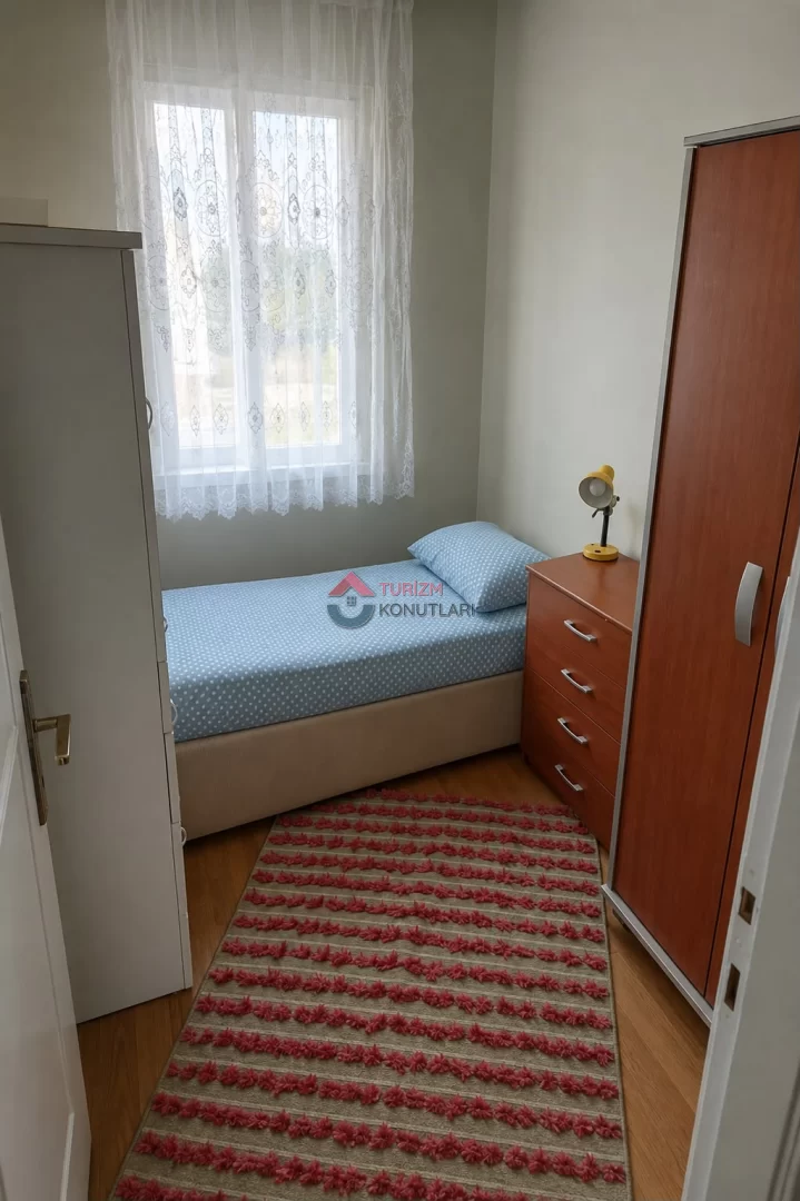Muğla Marmaris Denize 200 Metre Mesafe'de  Müstakil Bahçeli