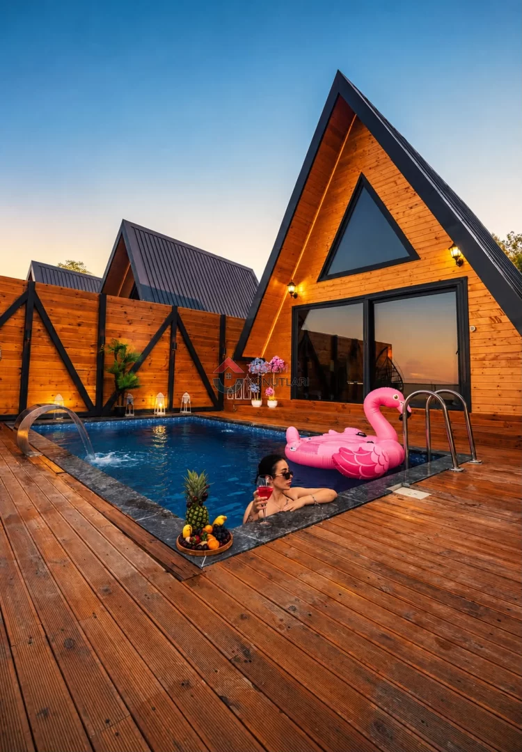 Sapanca Lüx Göl Manzaralı Jakuzili Bungalow